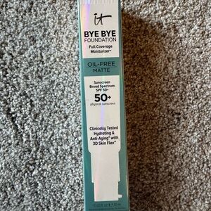 IT Cosmetics Bye Bye Foundation Oil Free Matte